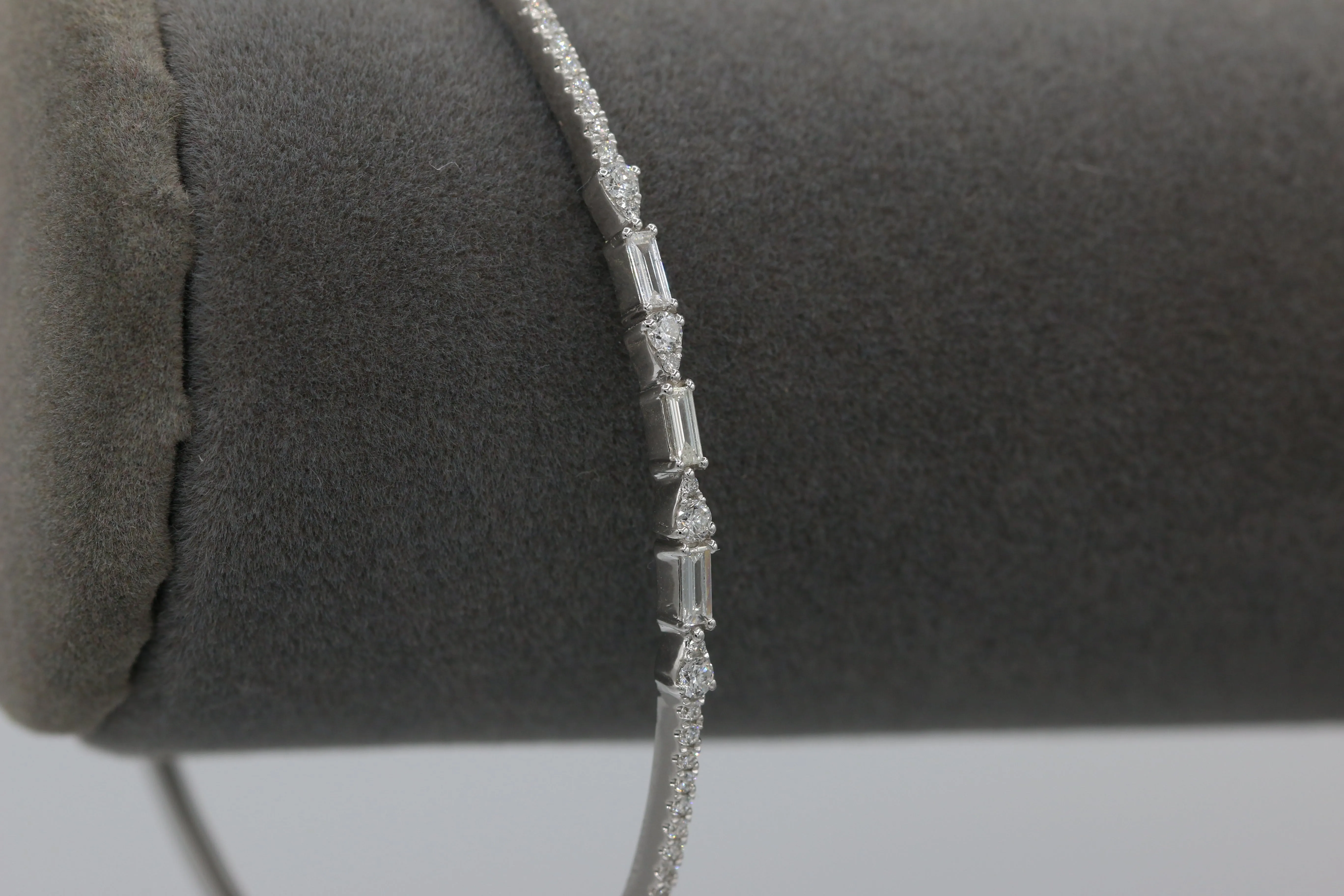 Exquisite Diamond Bangle in 14KT White Gold ( 0.56ct tw dia )