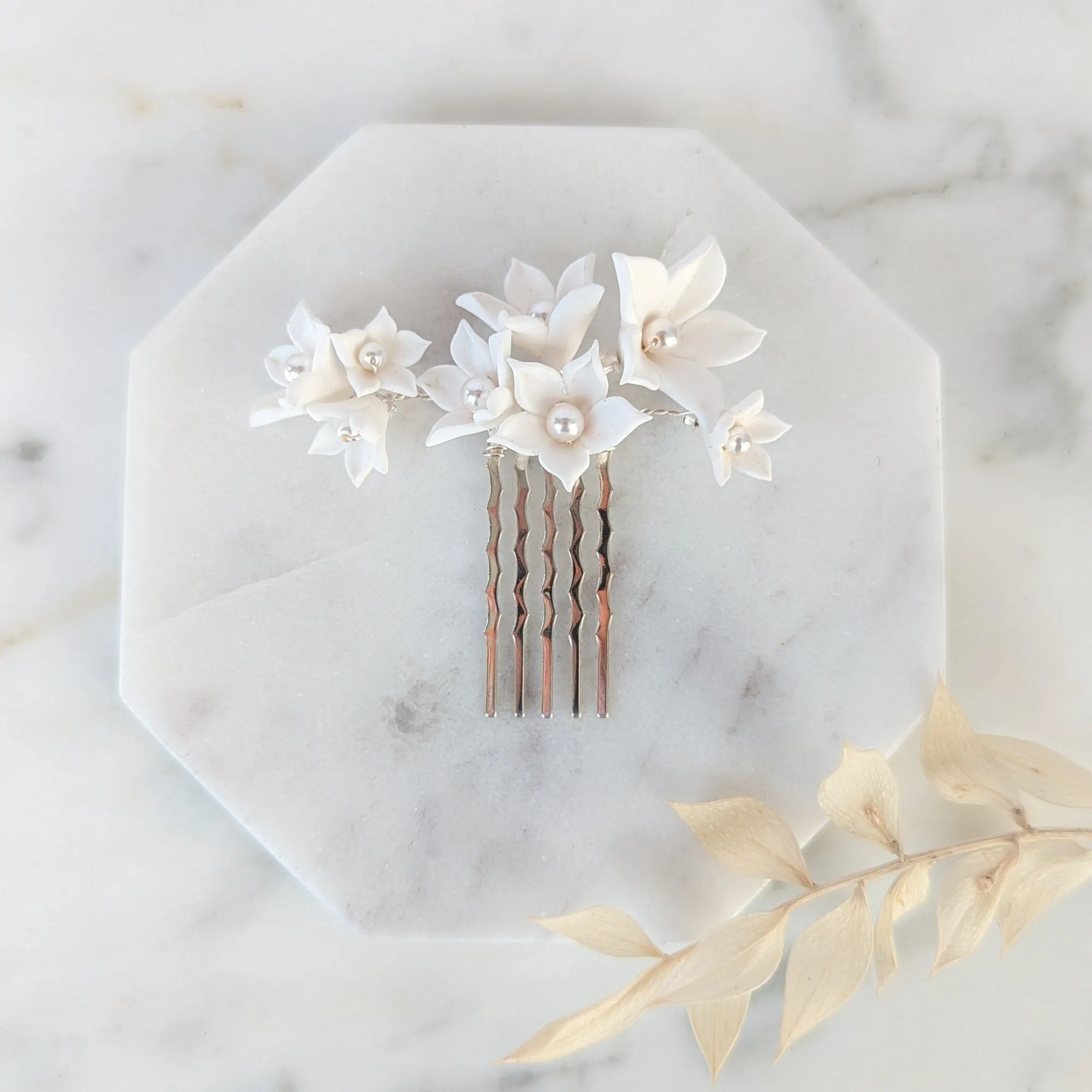 MOUNA Petite Clay Flower Hair Comb